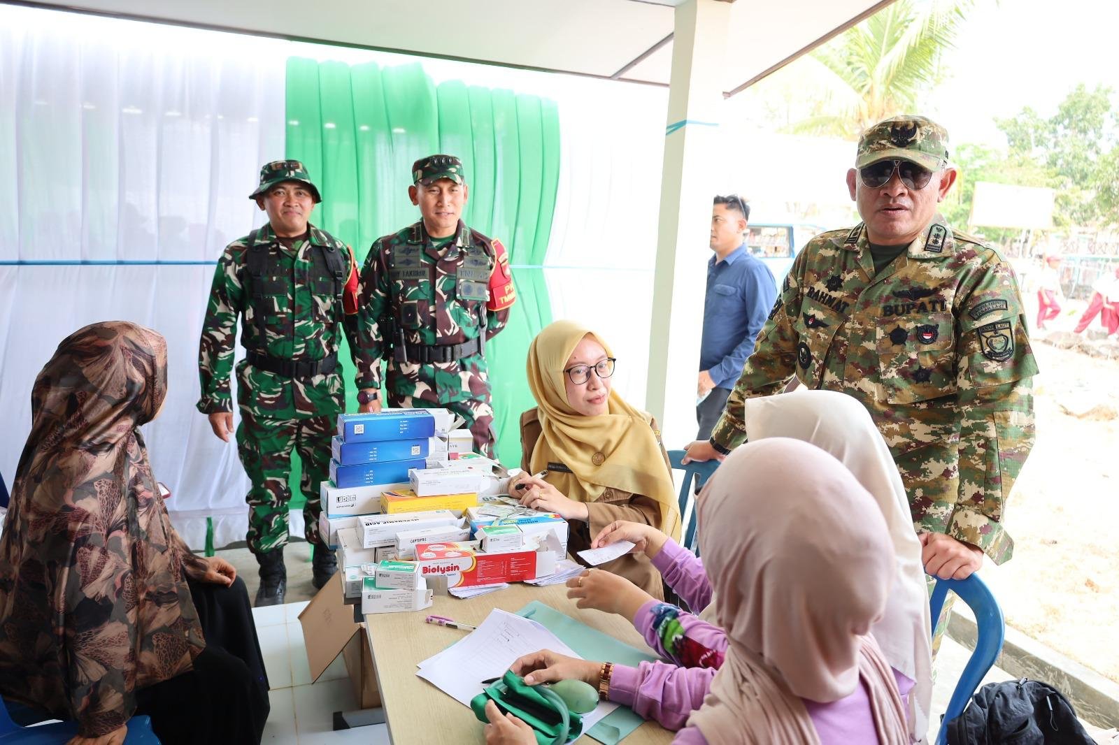 Pembukaan TMMD ke-130: TNI Gelar Bazar dan Pelayanan Sosial untuk Warga