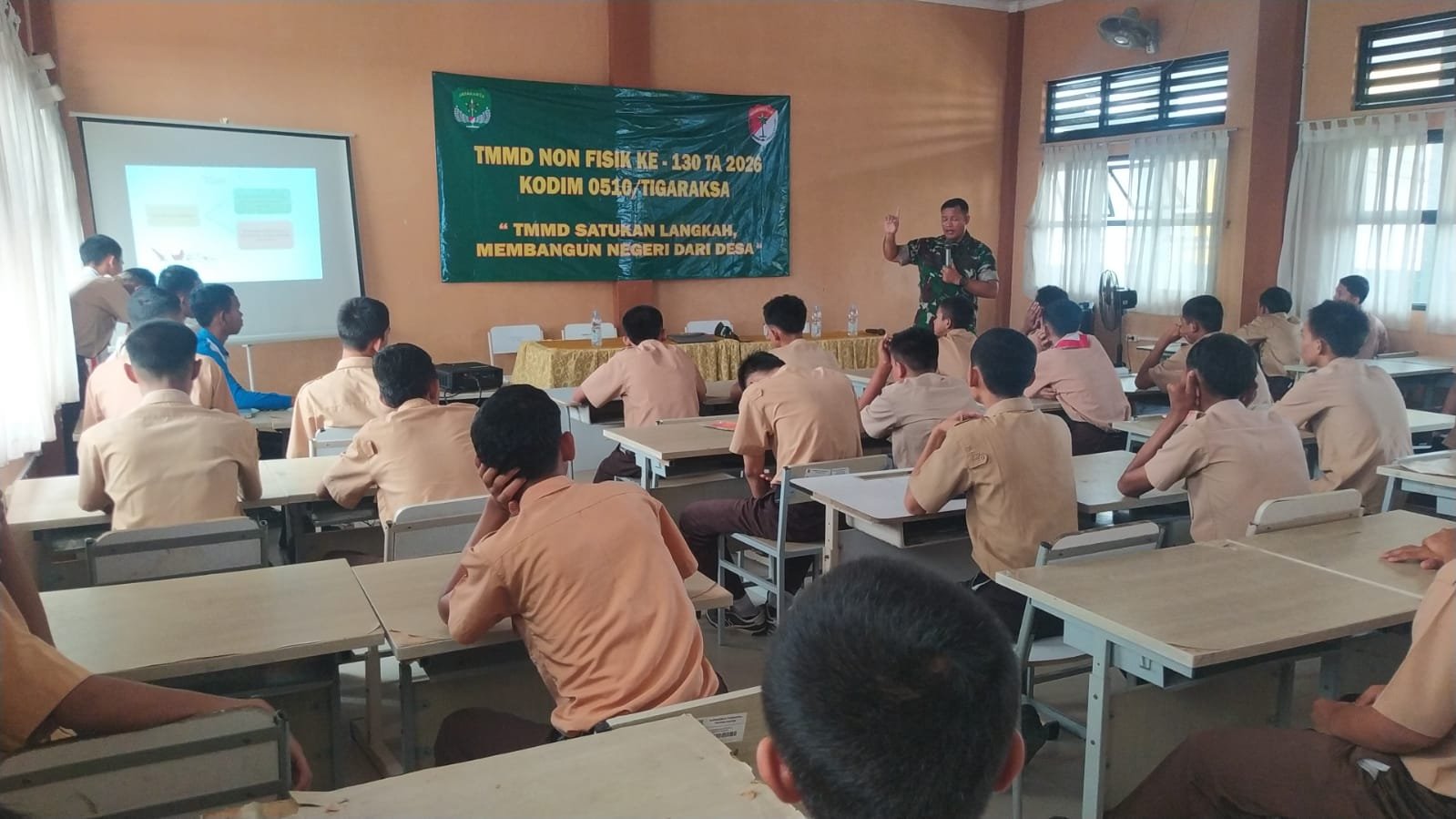 Empat Puluh Siswa SMKN 11 Terima Pelatihan Nilai Kebangsaan dari Kodim