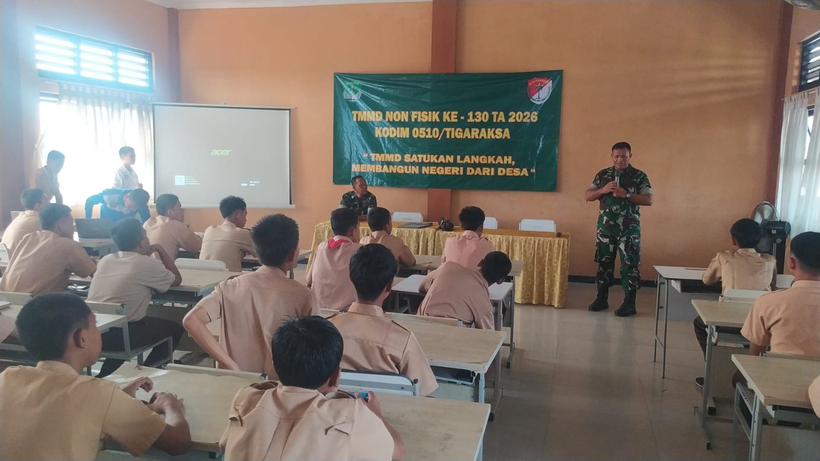 Pendidikan Kebangsaan TNI: Membangun Karakter Siswa SMKN 11 di Tigaraksa