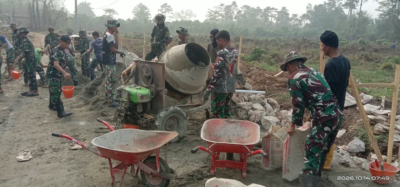 Inisiatif Satgas TMMD 130 Tingkatkan Akses Jalan di Desa Parumpanai