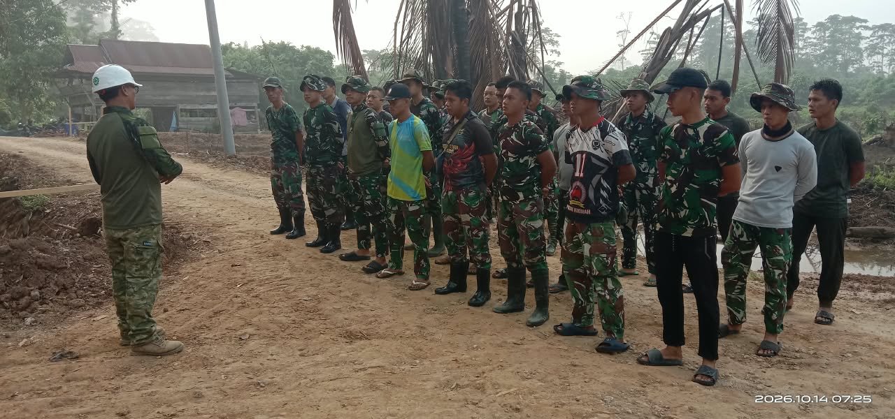 Penguatan Kerja Sama TNI dan Masyarakat Lewat Apel Pagi di Luwu Timur