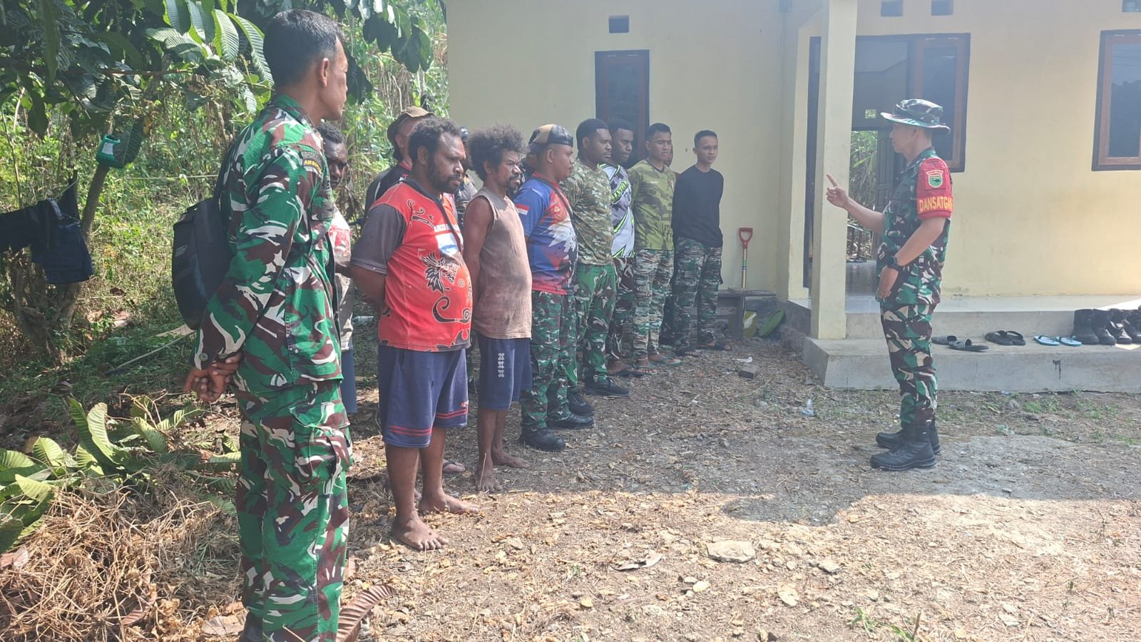 Komandan Satgas TMMD Periksa Kesiapan Prajurit di Manokwari Selatan