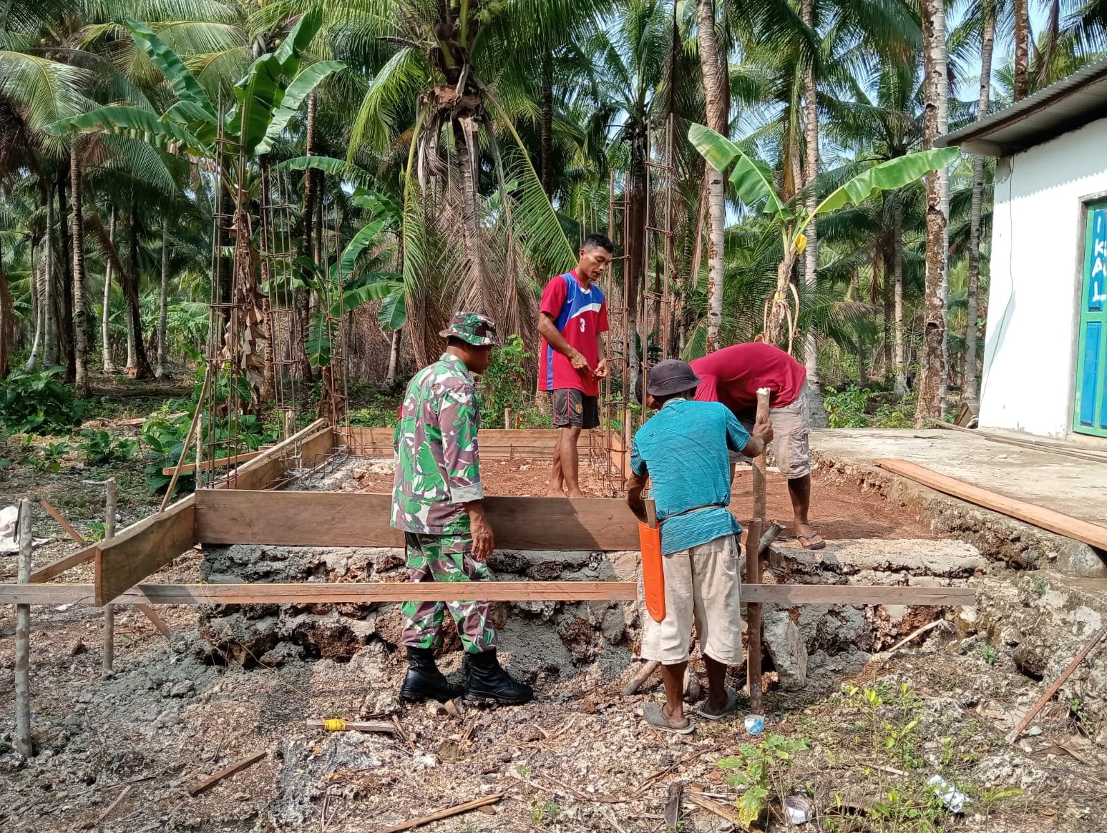 TNI Wujudkan Kenyamanan Ibadah melalui Pembangunan Fasilitas di Kacepi