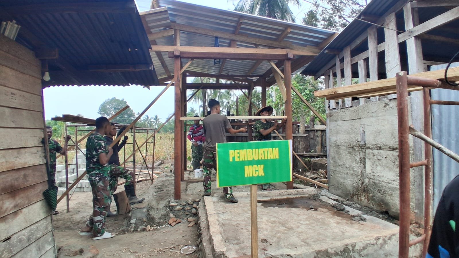 Kolaborasi TNI dan Masyarakat Dorong Pembangunan Berbasis Gotong Royong di Nabire