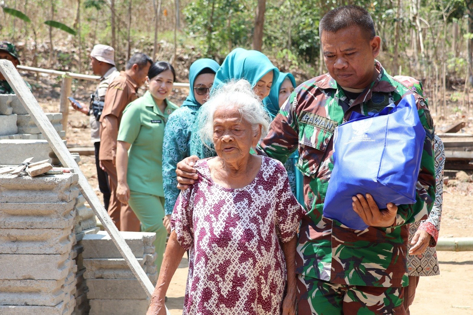 Mbah Waqilah, 95 tahun, tekadkan kemandirian lewat perbaikan rumah RTLH