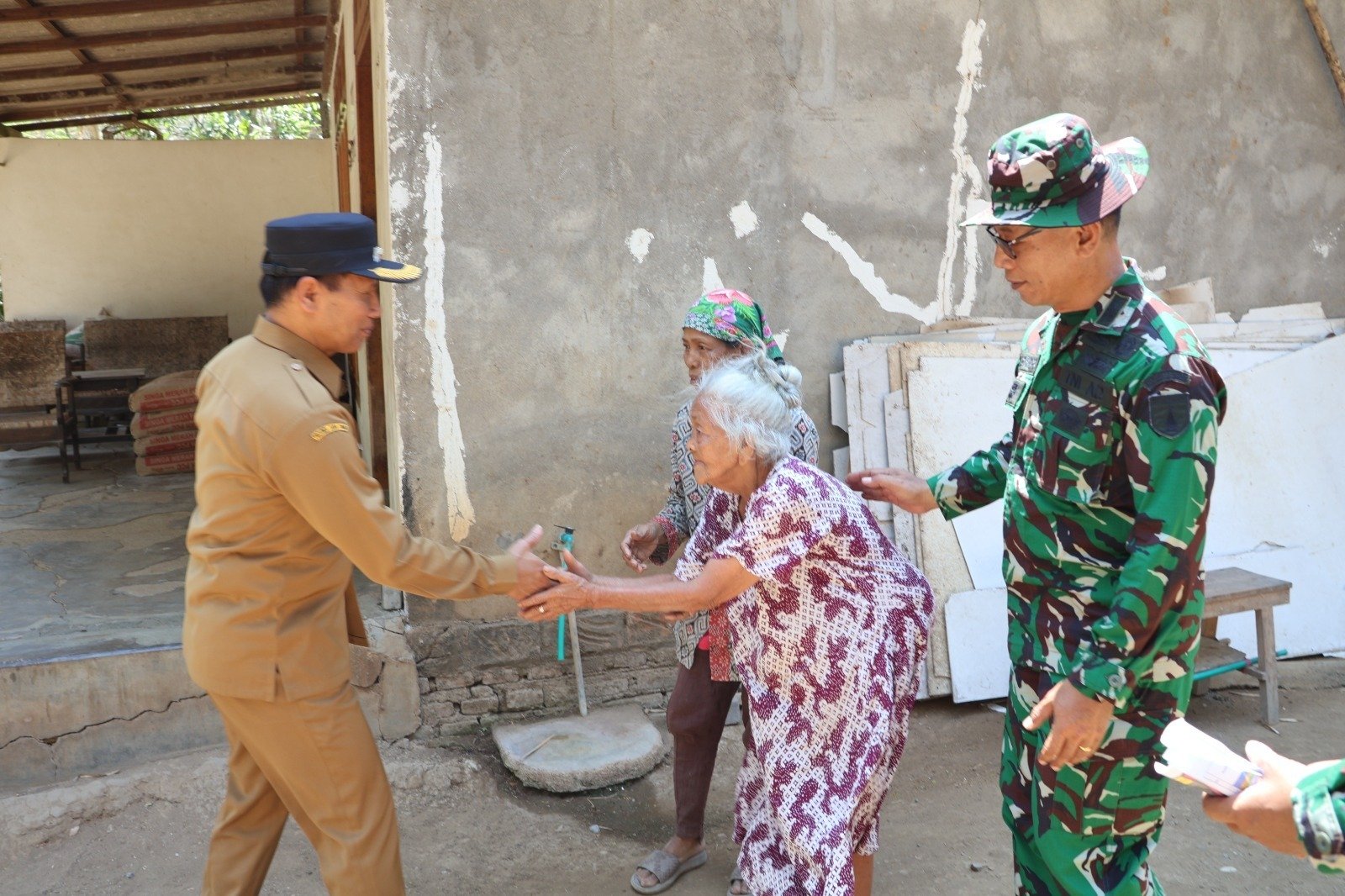 Mbah Waqilah, 95 Tahun, Nantikan Kenyamanan Hunian Melalui Proyek RTLH TMMD