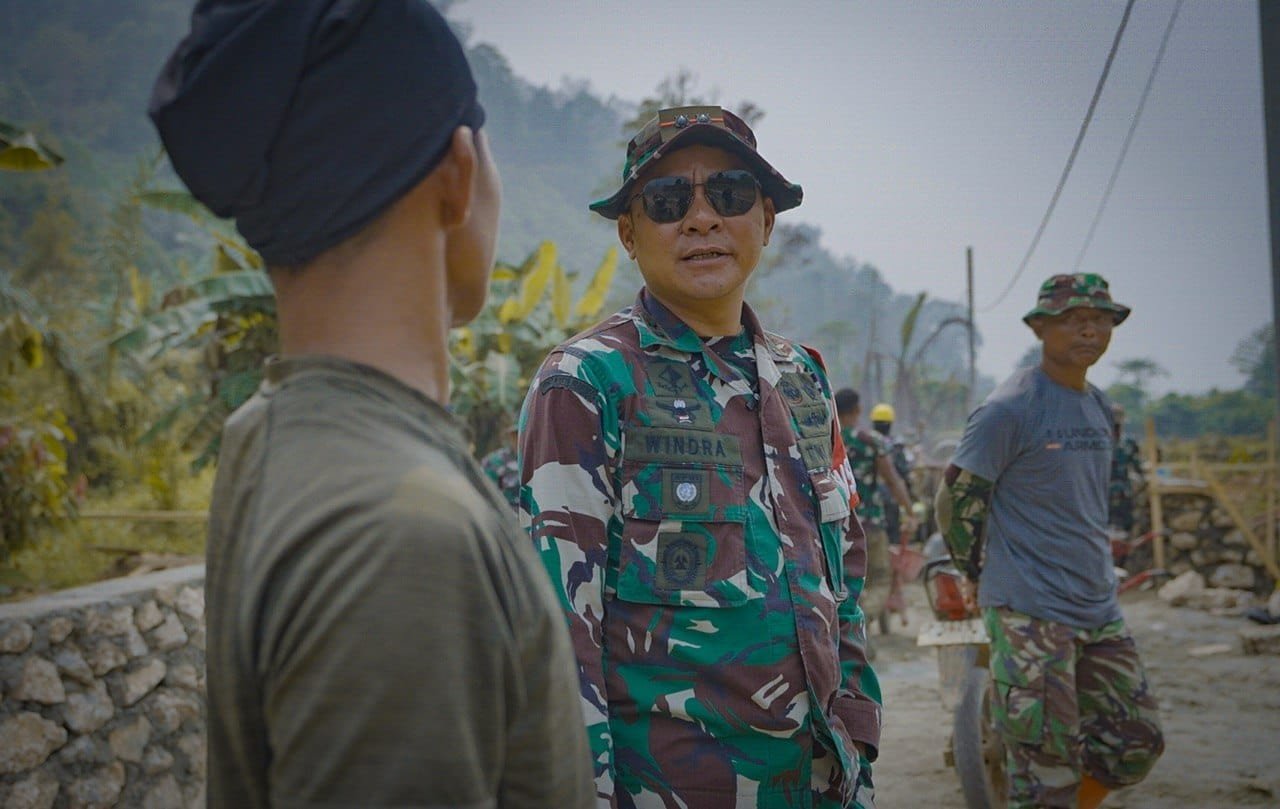 Letkol Windra Tinjau Pembangunan, Prajurit TMMD Didorong Semangat Gotong Royong