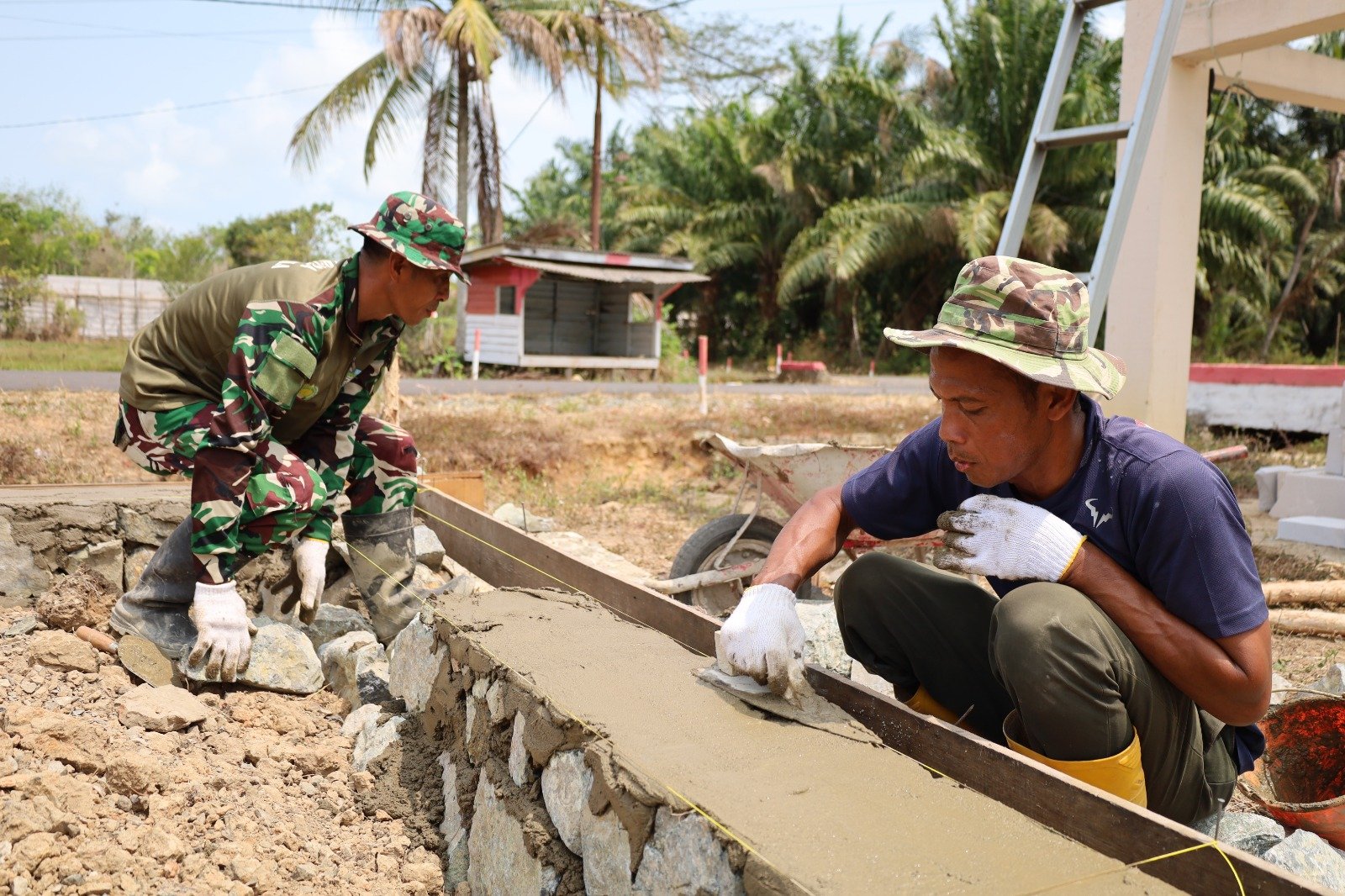 Sertu Edi Nurhadi, Prajurit TNI yang Berkontribusi dalam Pembangunan Sosial Desa