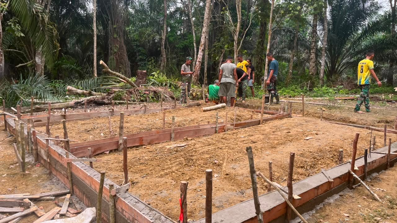 Mewujudkan Hunian Nyaman, Satgas TMMD Hadirkan Harapan bagi Keluarga Ibu Tina