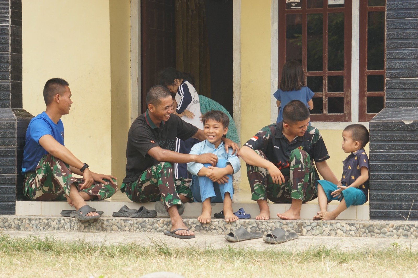 Hari Bersejarah bagi Anak-Anak Saat TMMD 130 Tiba di Kandang Limun