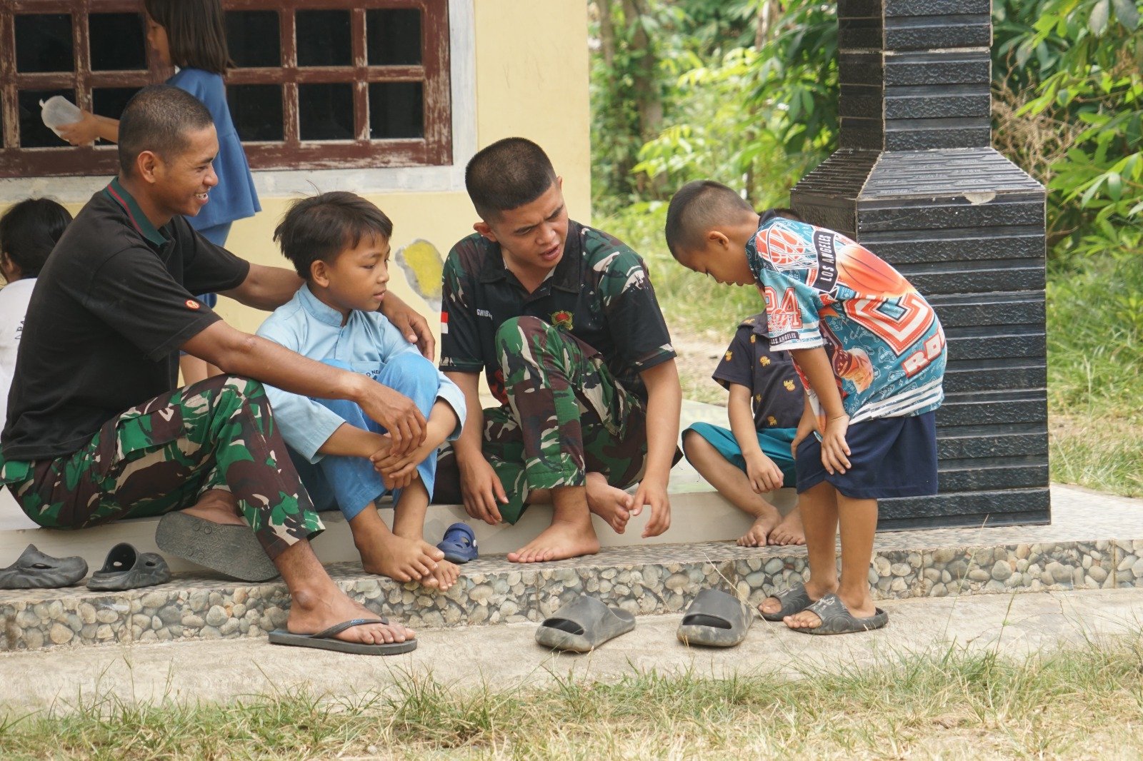 Satgas TMMD ke-130 bawa suka cita dan edukasi untuk anak-anak di Bengkulu