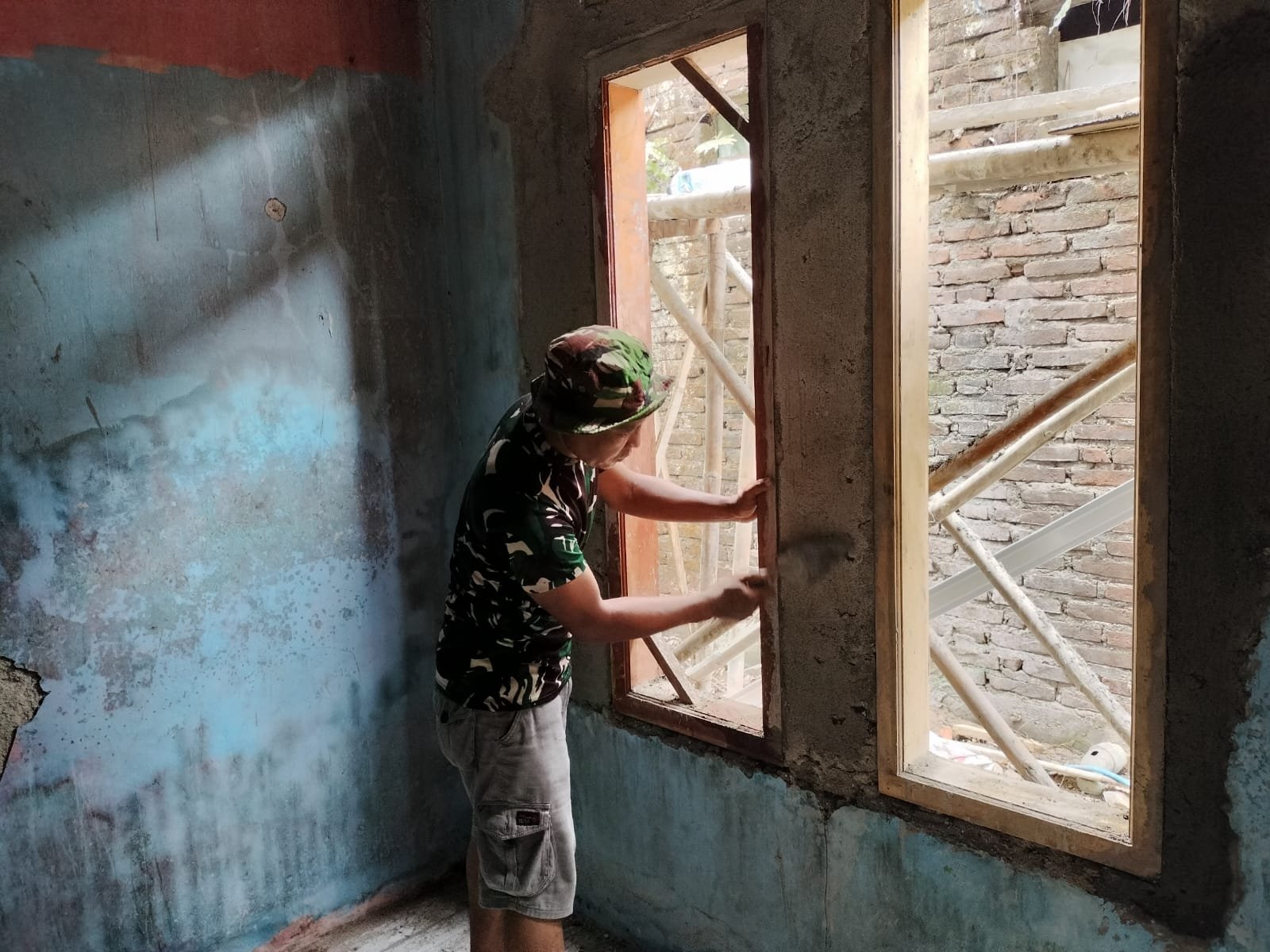Satgas TNI Terus Usahakan Pembangunan Rumah Layak Huni di Jayanti