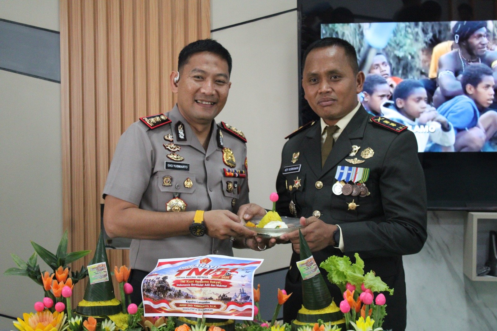 Kejutan Ulang Tahun TNI di Lamandau dari Kapolres