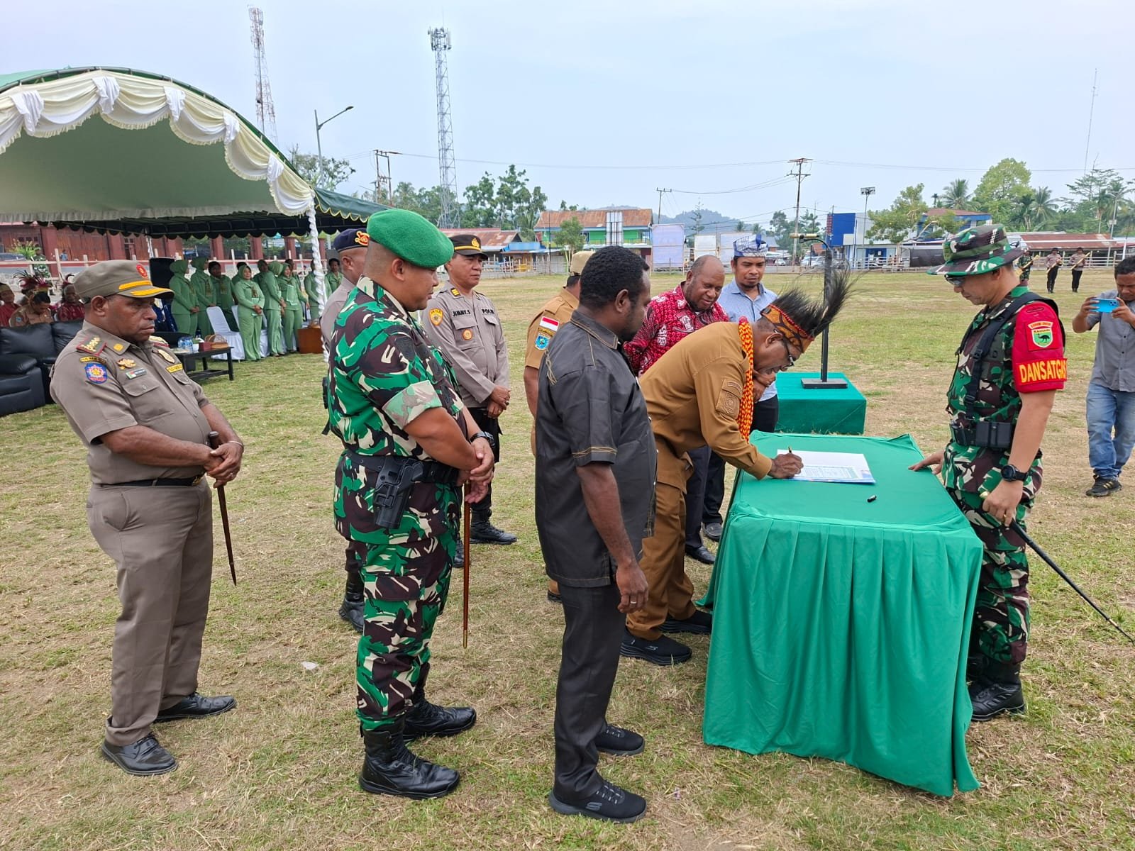 Kolaborasi Pemda dan TNI Perkuat Pembangunan Desa dalam TMMD 130