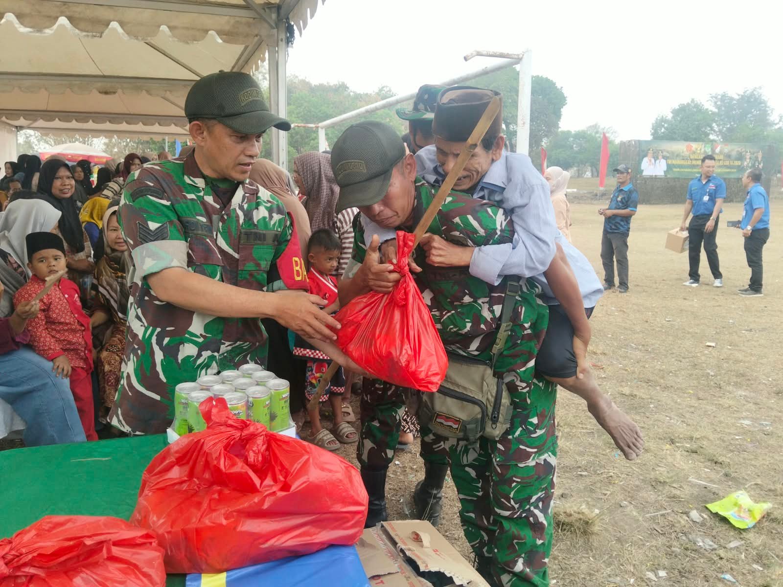 Serma Suan Tunjukkan Kerja Nyata TNI Melayani Kesehatan Masyarakat