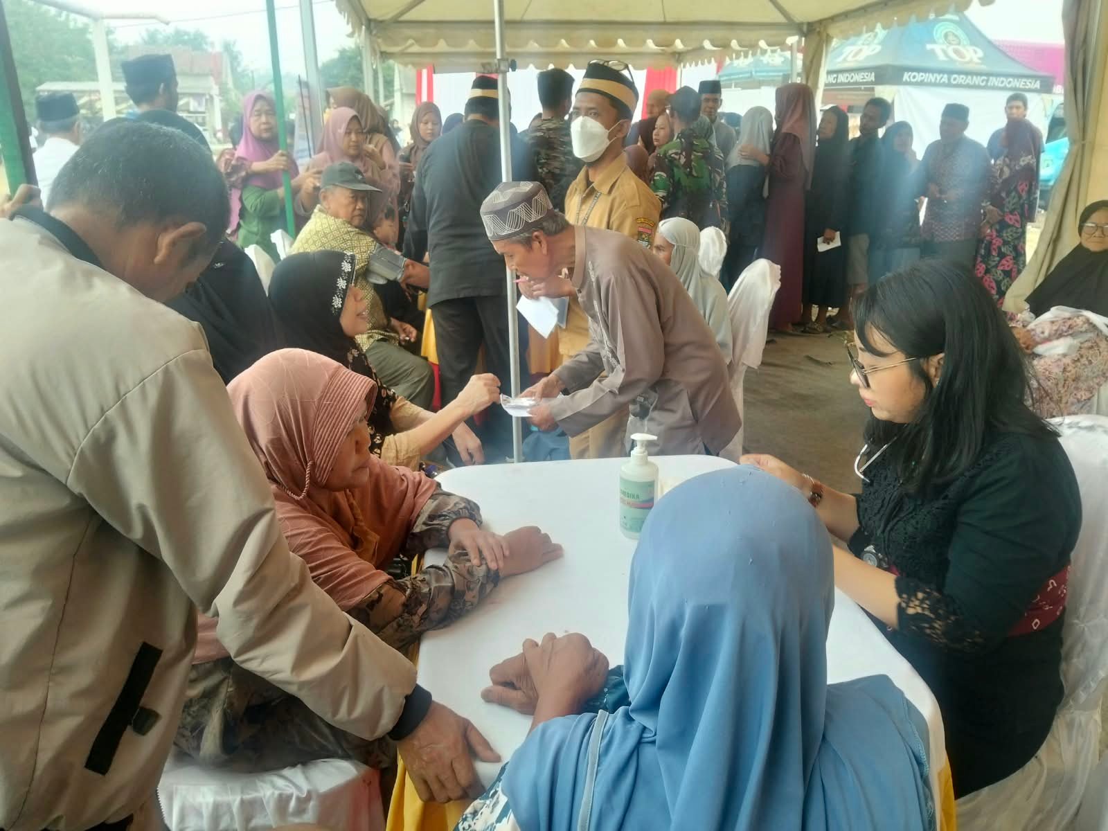 TMMD ke-130 Luncurkan Pengobatan Gratis, Warga Sumur Bandung Bersuka Cita