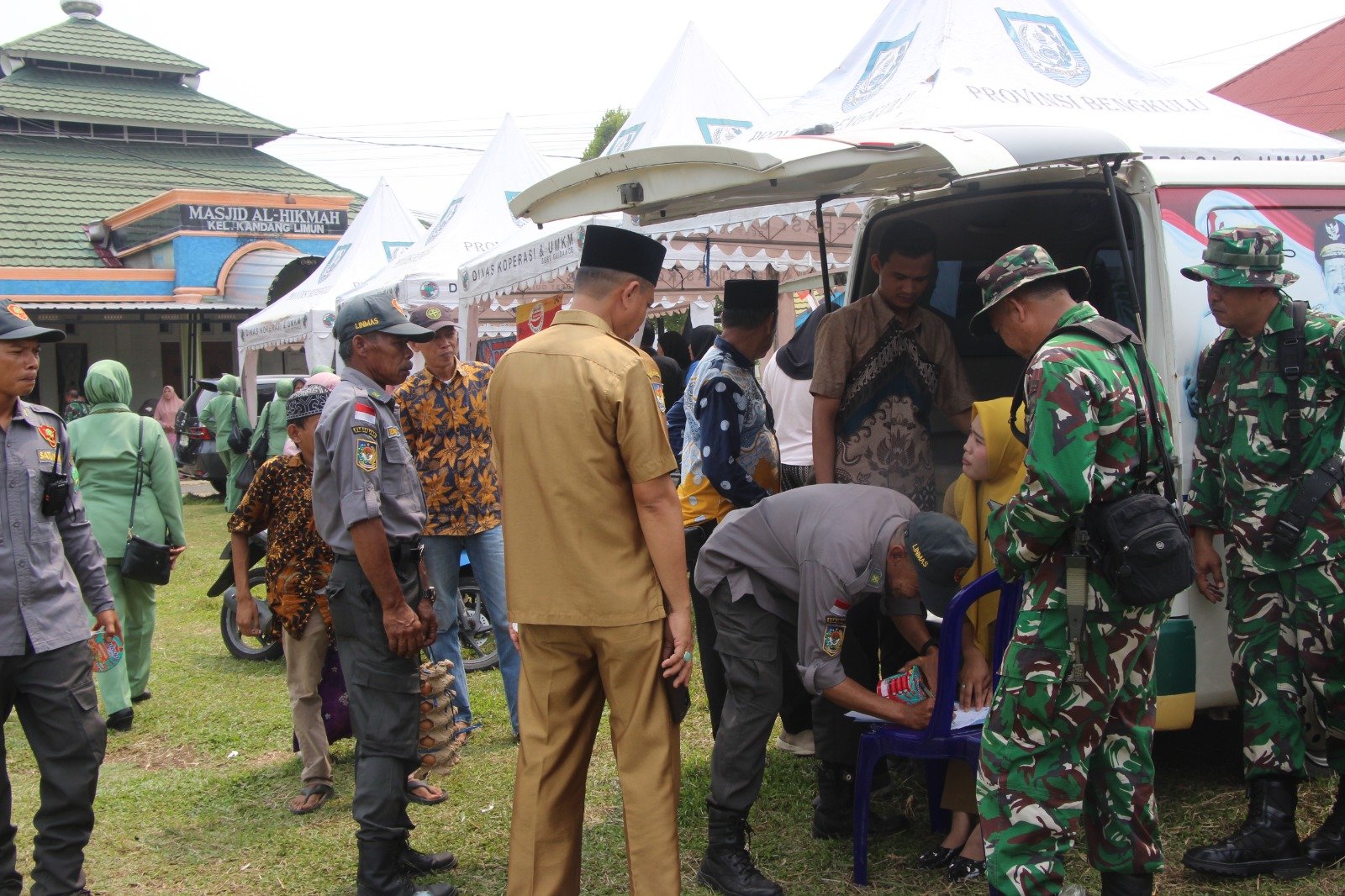 UMKM Kandang Limun Perkenalkan Keberagaman Produk Lokal di TMMD Ke-130