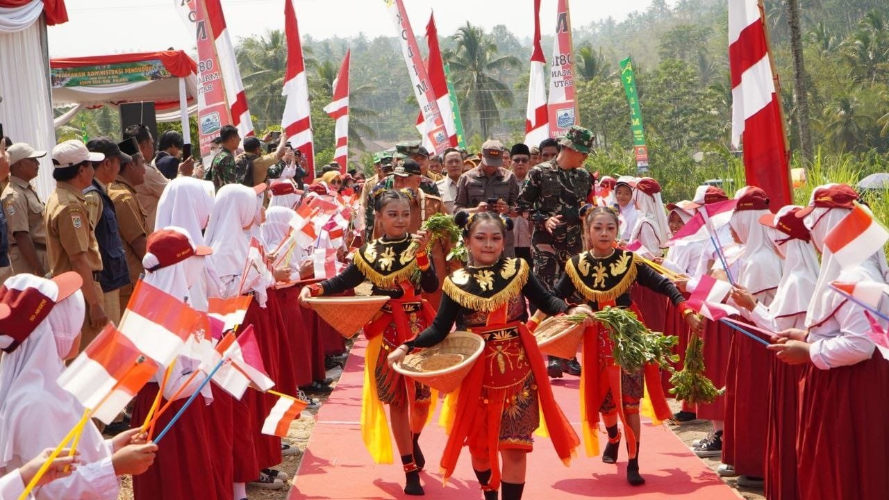 Keceriaan Siswa SD Taji Mempersembahkan Tarian untuk Pembukaan TMMD ke-130